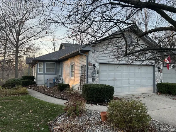 $2,400 | 2351 Golden Pond, Fenton, MI 48430