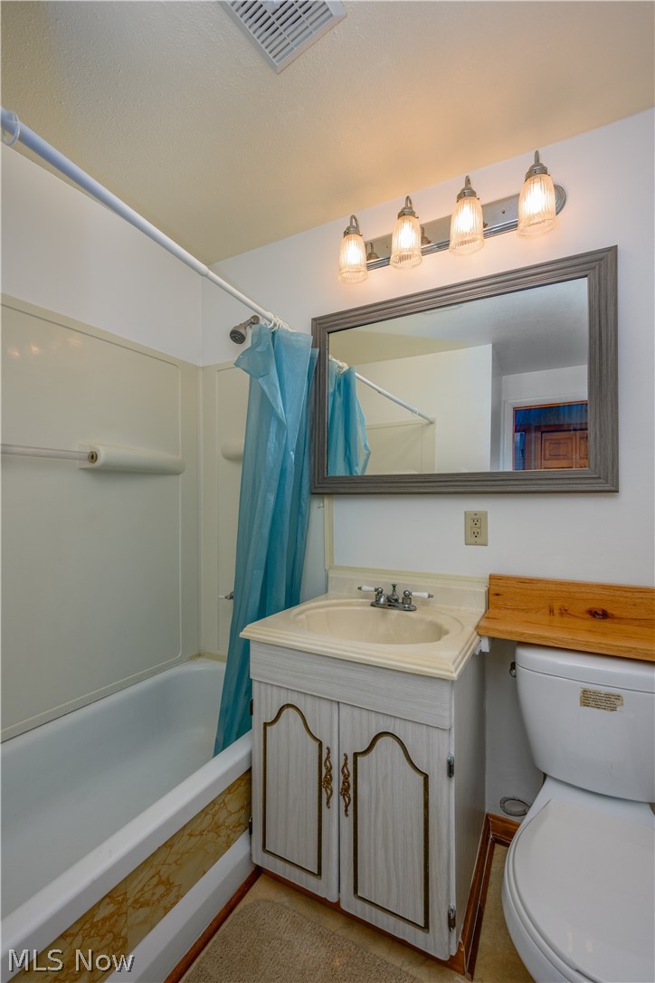 717 Renninger Road Akron, OH 44319 - Photo 8 of 16 Gallery Image 8