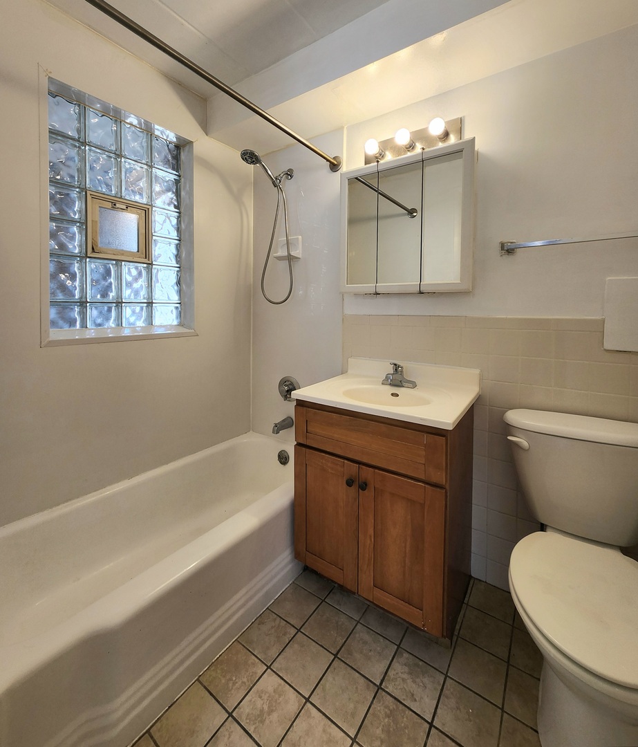 5741 West 35th Street, Unit 1F Cicero, IL 60804 - Photo 4 of 10