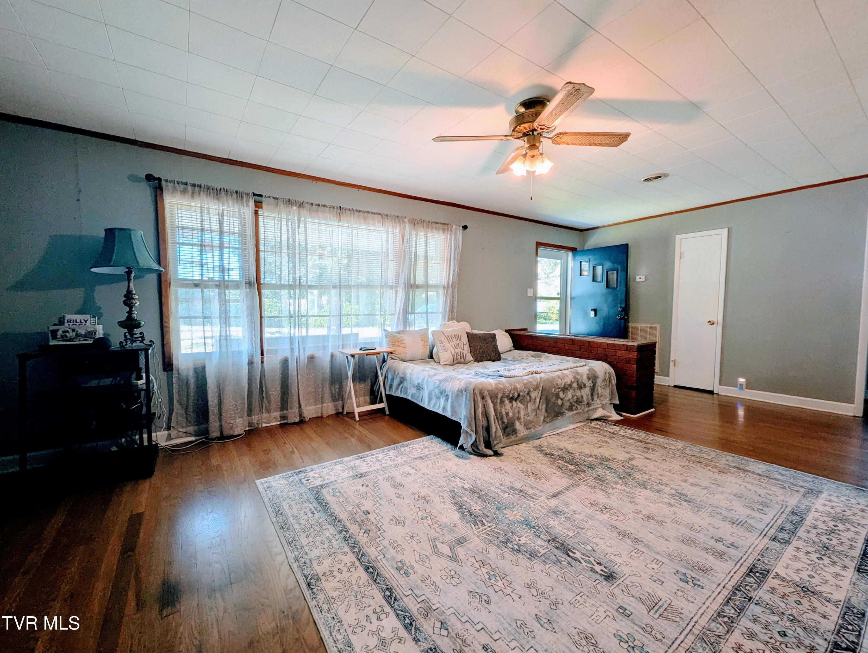 100 Casey Jones Road Erwin, TN 37650 - Photo 13 of 64 Livingroom(4)