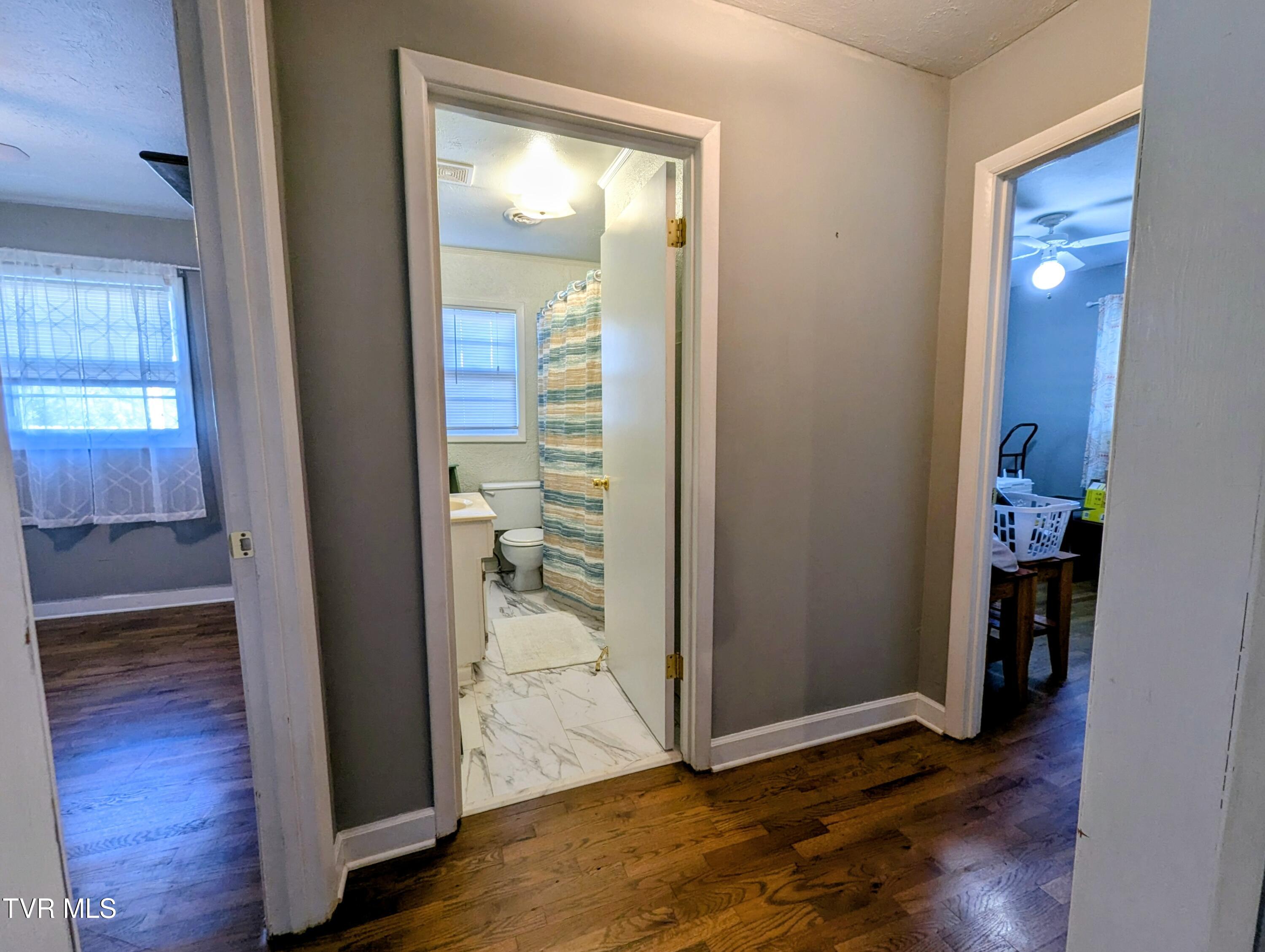 100 Casey Jones Road Erwin, TN 37650 - Photo 18 of 64 Hallway(1)