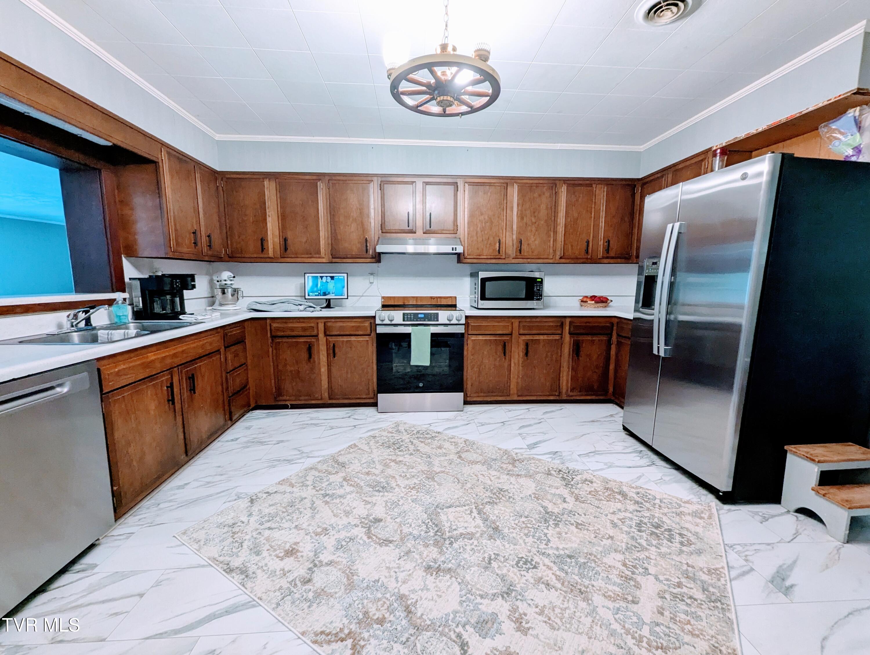 100 Casey Jones Road Erwin, TN 37650 - Photo 32 of 64 Kitchen(3)