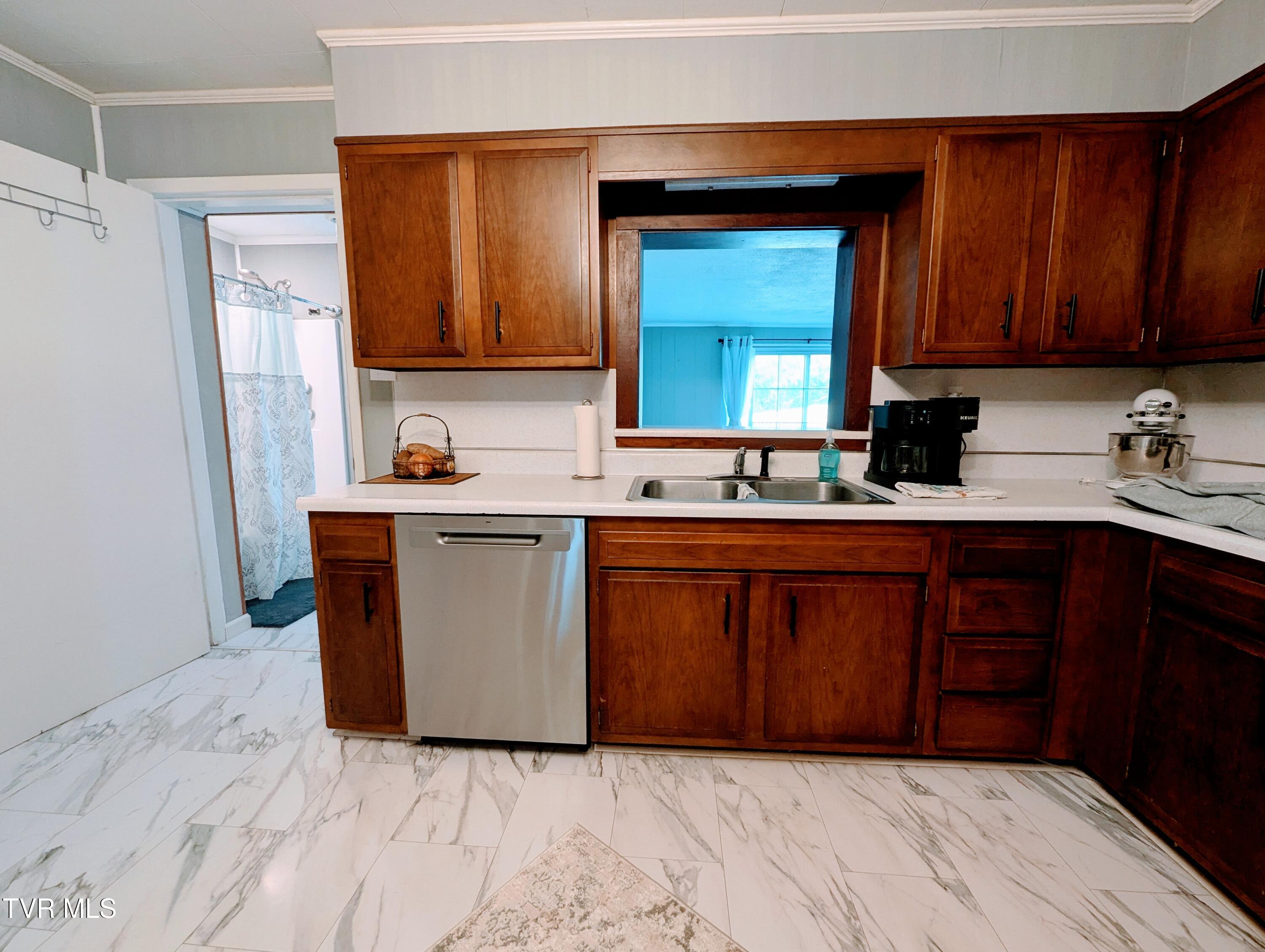 100 Casey Jones Road Erwin, TN 37650 - Photo 35 of 64 Kitchen(2)