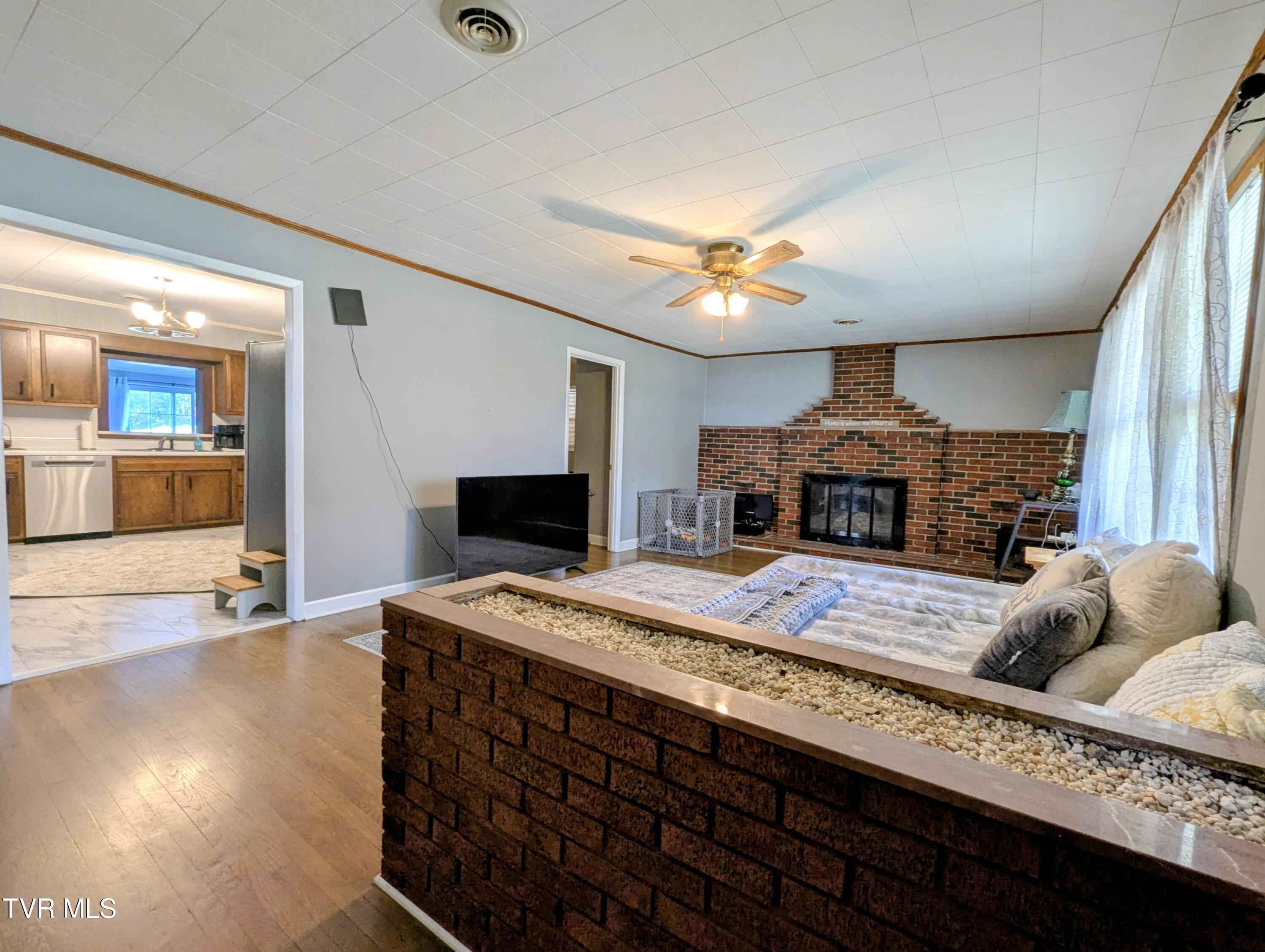 100 Casey Jones Road Erwin, TN 37650 - Photo 10 of 64 Livingroom(3)