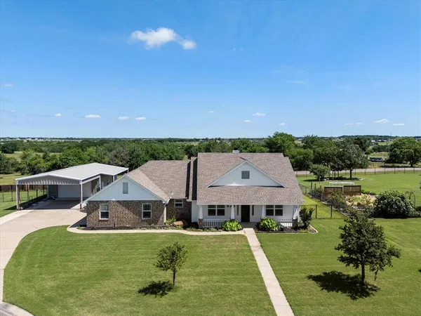 $669,000 | 528 Hubbard Circle, Nevada, TX 75173