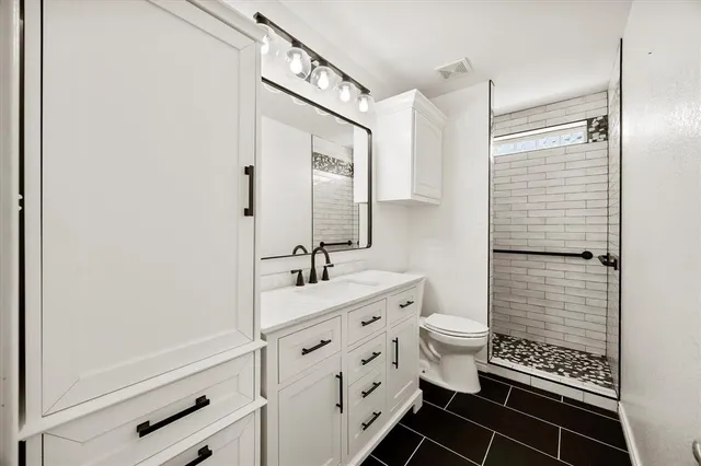 $699,000 | 528 Hubbard Circle, Nevada, TX 75173