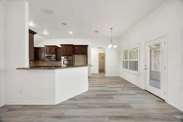 $669,000 | 528 Hubbard Circle, Nevada, TX 75173