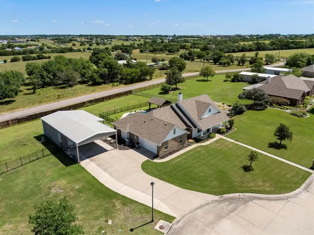 $699,000 | 528 Hubbard Circle, Nevada, TX 75173