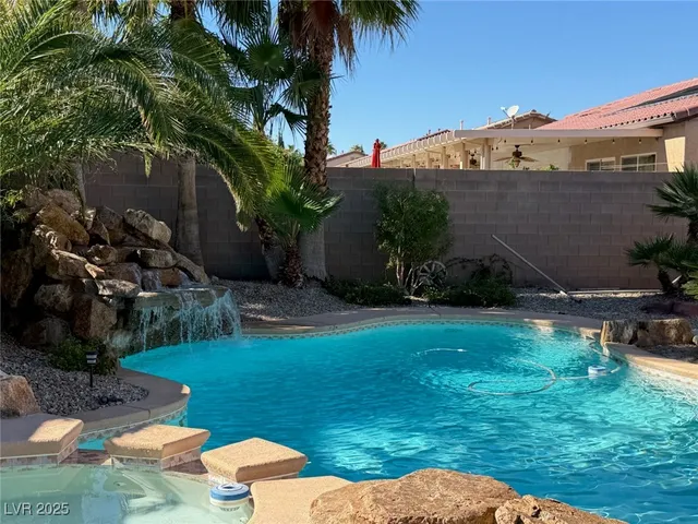 $3,200 | 7163 Adobe Falls Court, Las Vegas, NV 89113