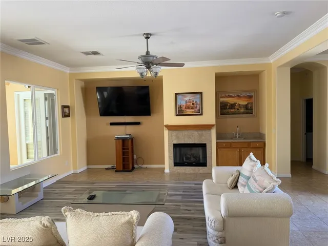 $3,200 | 7163 Adobe Falls Court, Las Vegas, NV 89113