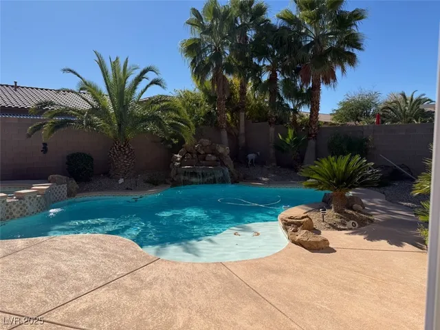 $3,200 | 7163 Adobe Falls Court, Las Vegas, NV 89113