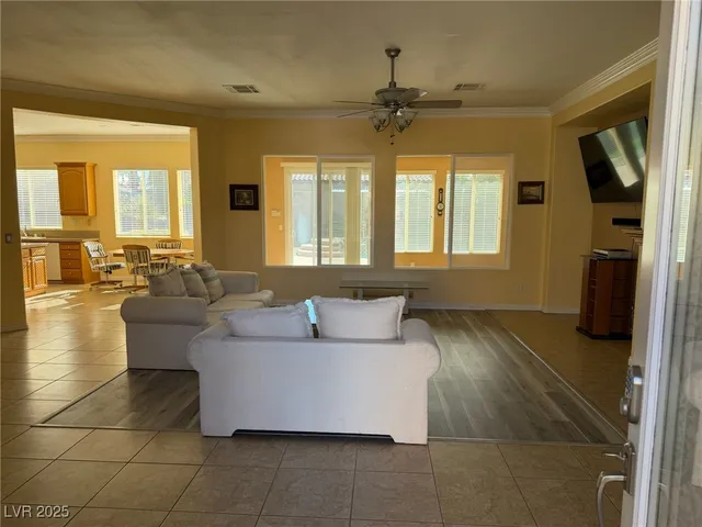 $3,200 | 7163 Adobe Falls Court, Las Vegas, NV 89113