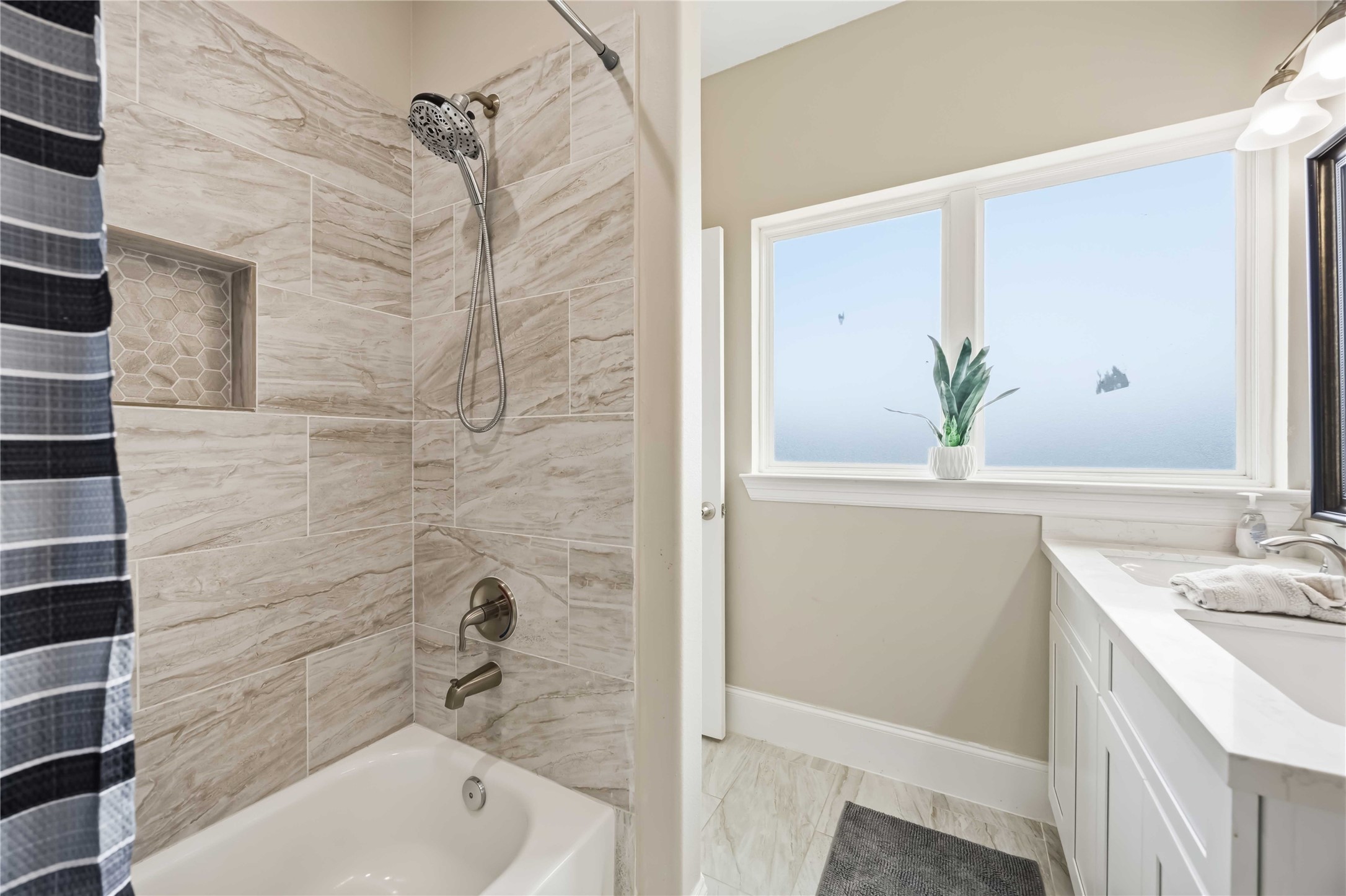 9320 Coffee Street, Unit B Houston, TX 77033 - Photo 24 of 26