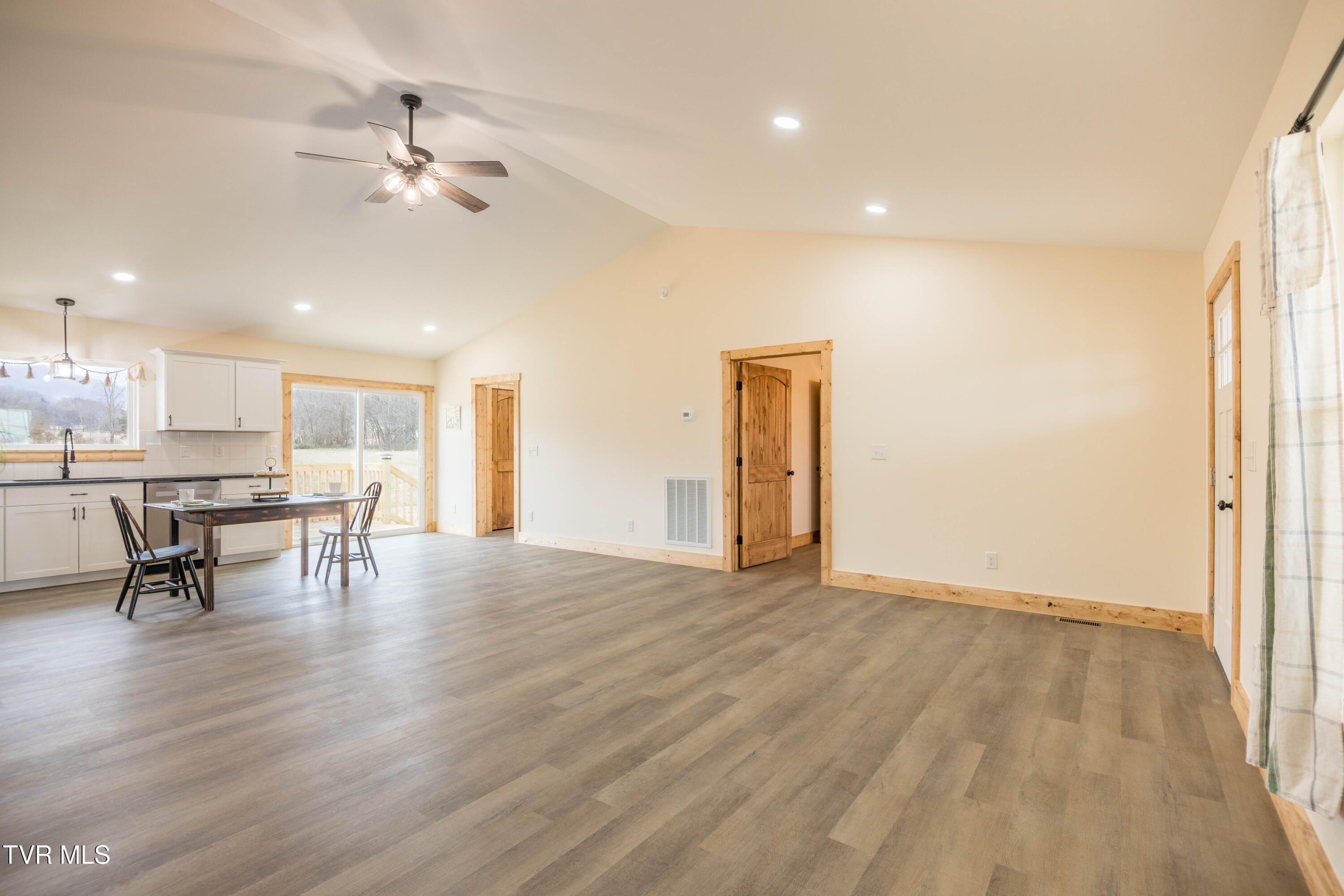 4695 Cedar Creek Road Greeneville, TN 37743 - Photo 4 of 27 087A1641-HDR