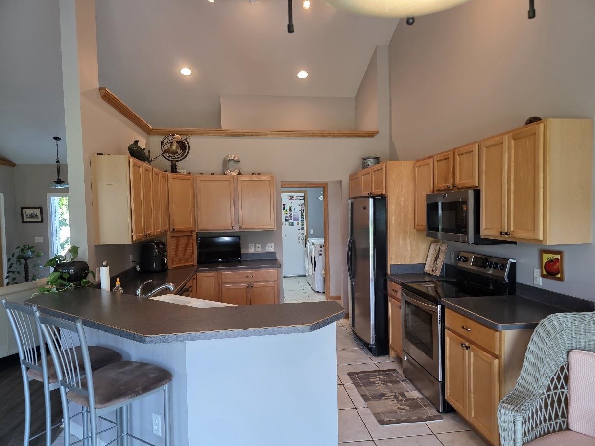 125 Meadow Ridge Lane Madison, WI 53704 - Photo 7 of 47