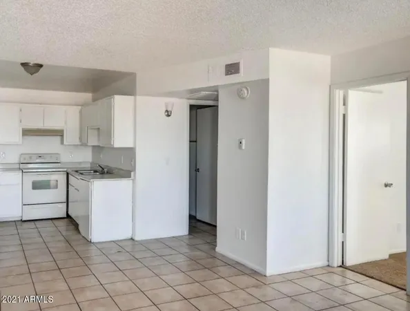$1,395 | 1709 West Mountain View Road, Unit 104, Phoenix, AZ 85021
