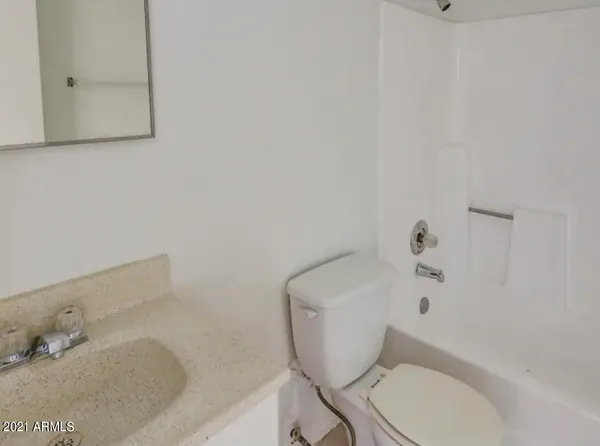 $1,095 | 1709 West Mountain View Road, Unit 104, Phoenix, AZ 85021