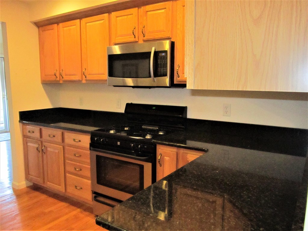 17 Country Hill Road, Unit 17 Holden, MA 01522 - Photo 5 of 22