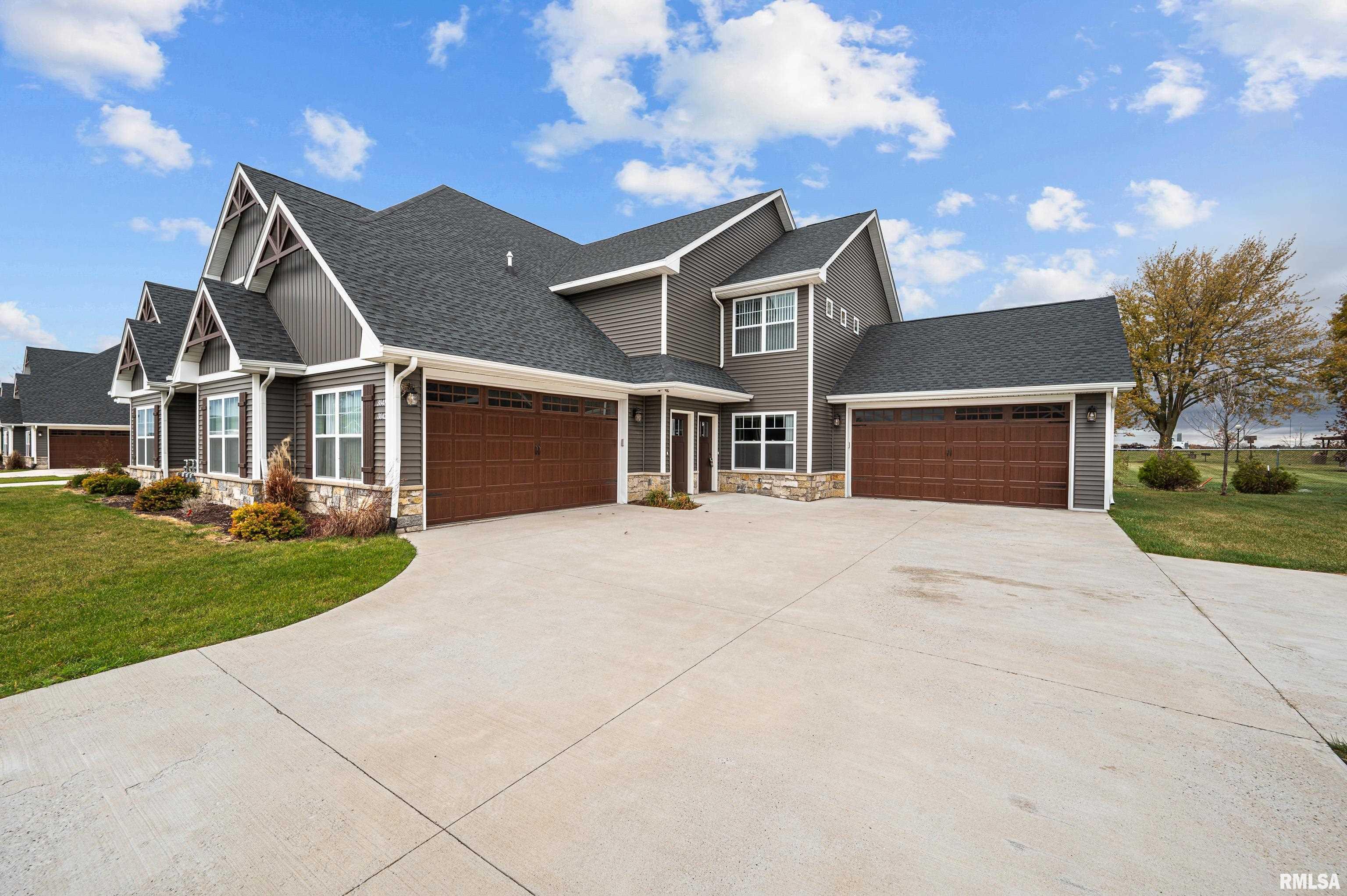 3048 Shane Way Bettendorf, IA 52722 - Photo 2 of 22