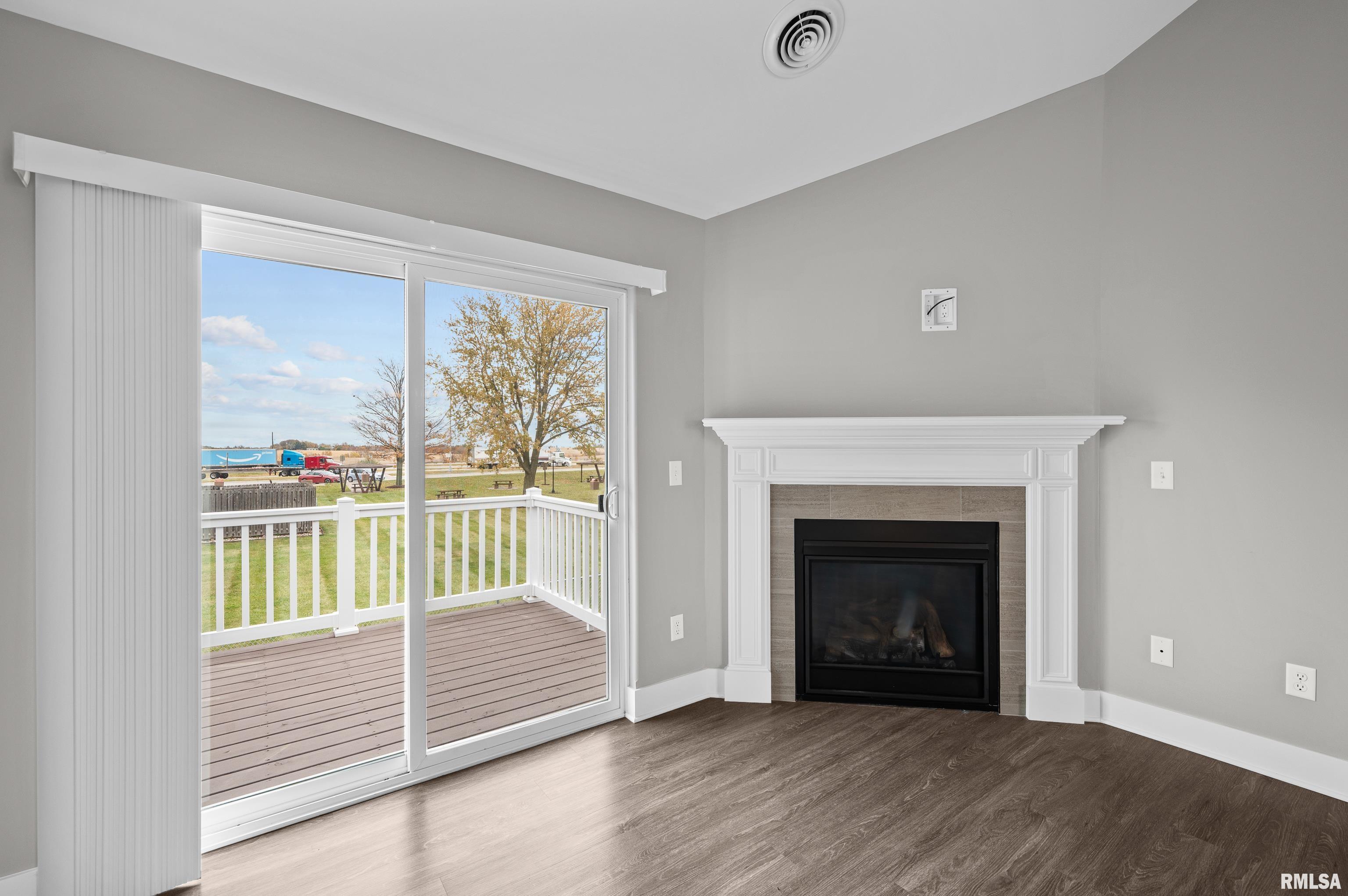 3048 Shane Way Bettendorf, IA 52722 - Photo 4 of 22