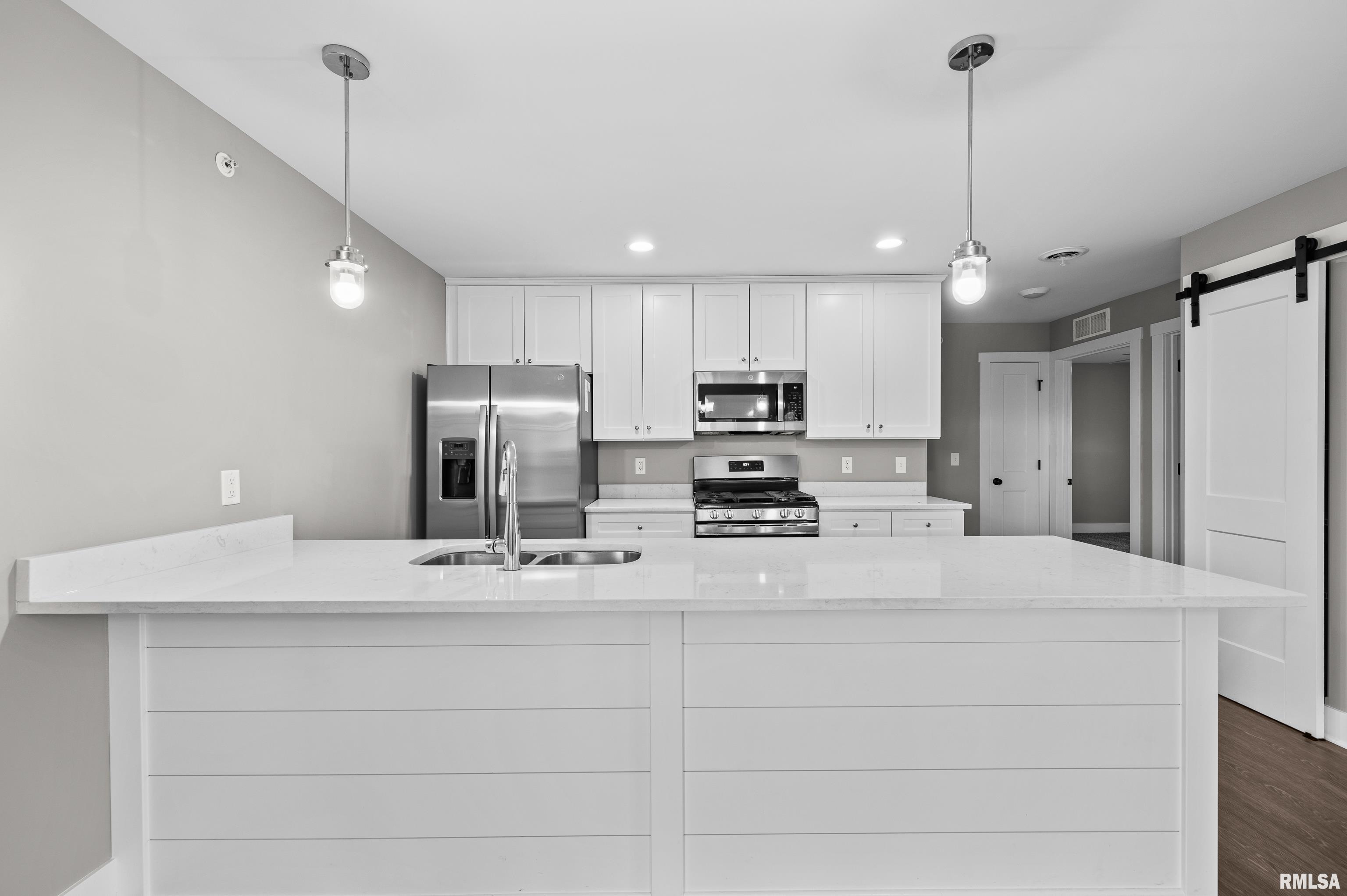 3048 Shane Way Bettendorf, IA 52722 - Photo 6 of 22