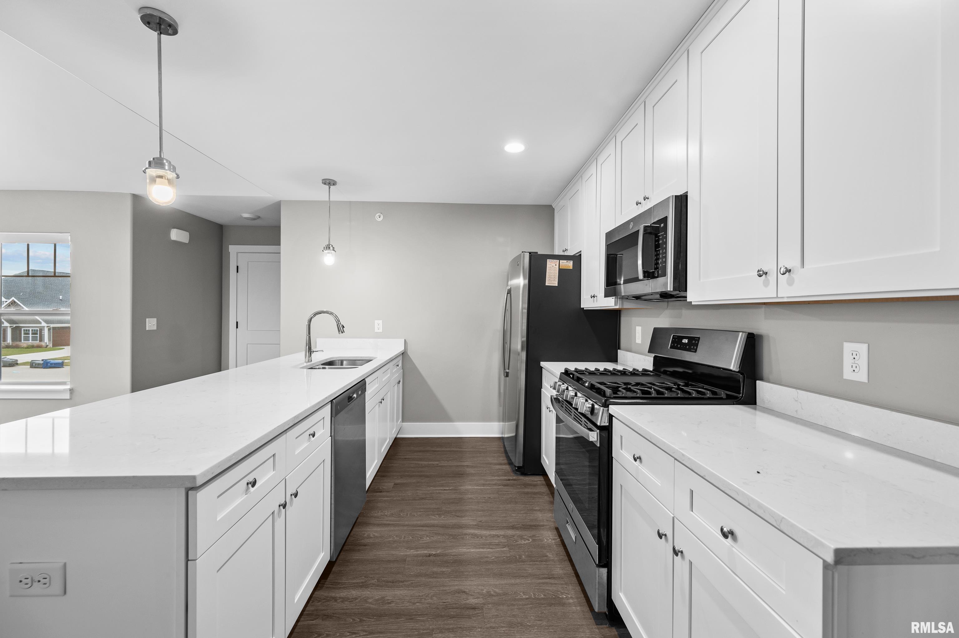 3048 Shane Way Bettendorf, IA 52722 - Photo 8 of 22