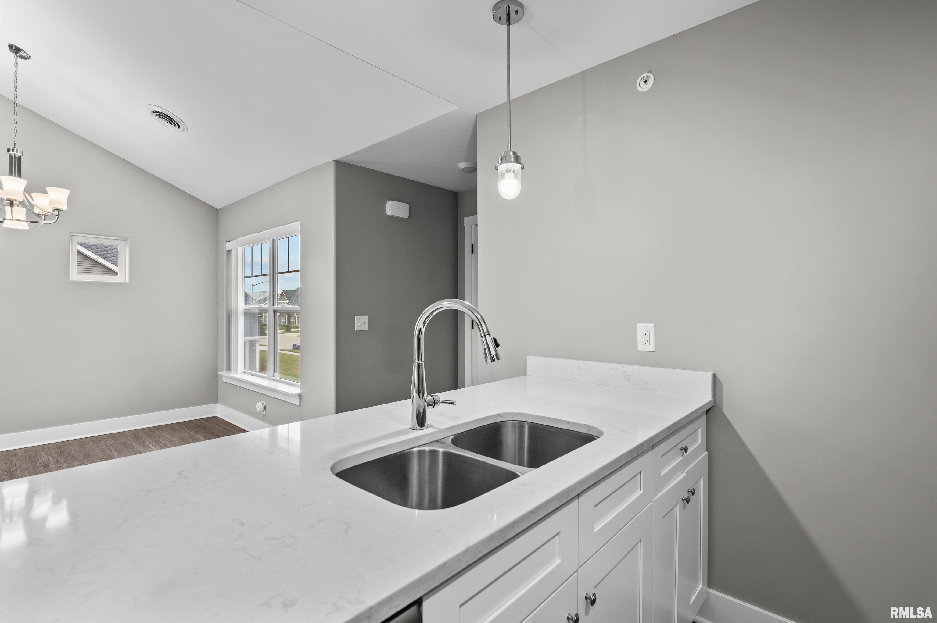 3048 Shane Way Bettendorf, IA 52722 - Photo 9 of 22