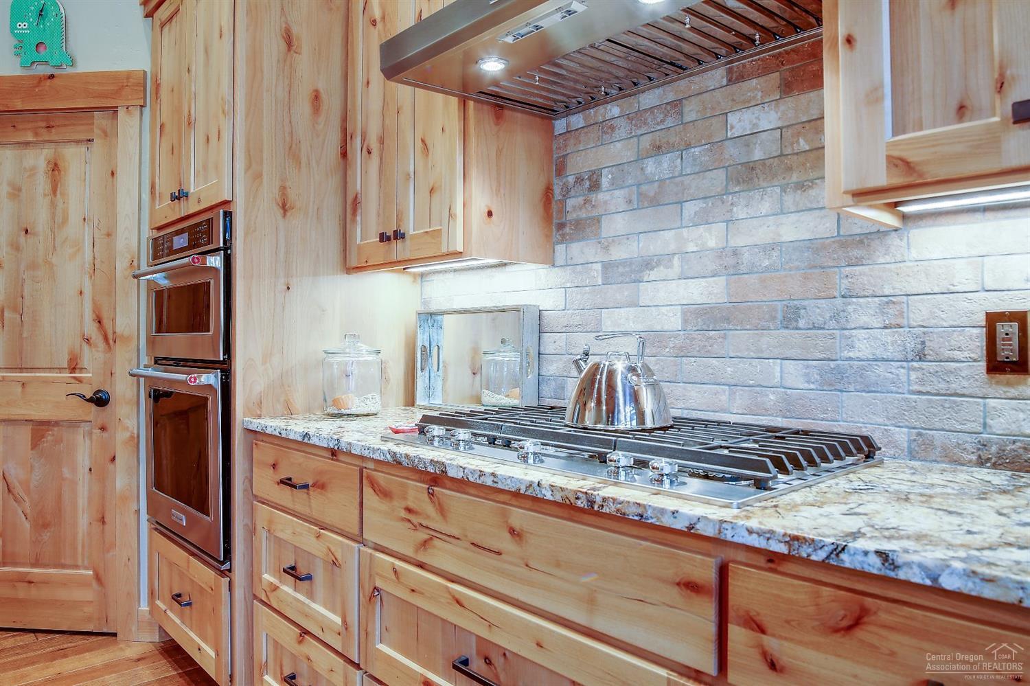 56647 Sunstone Loop Bend, OR 97707 - Photo 11 of 25 Additional Photo