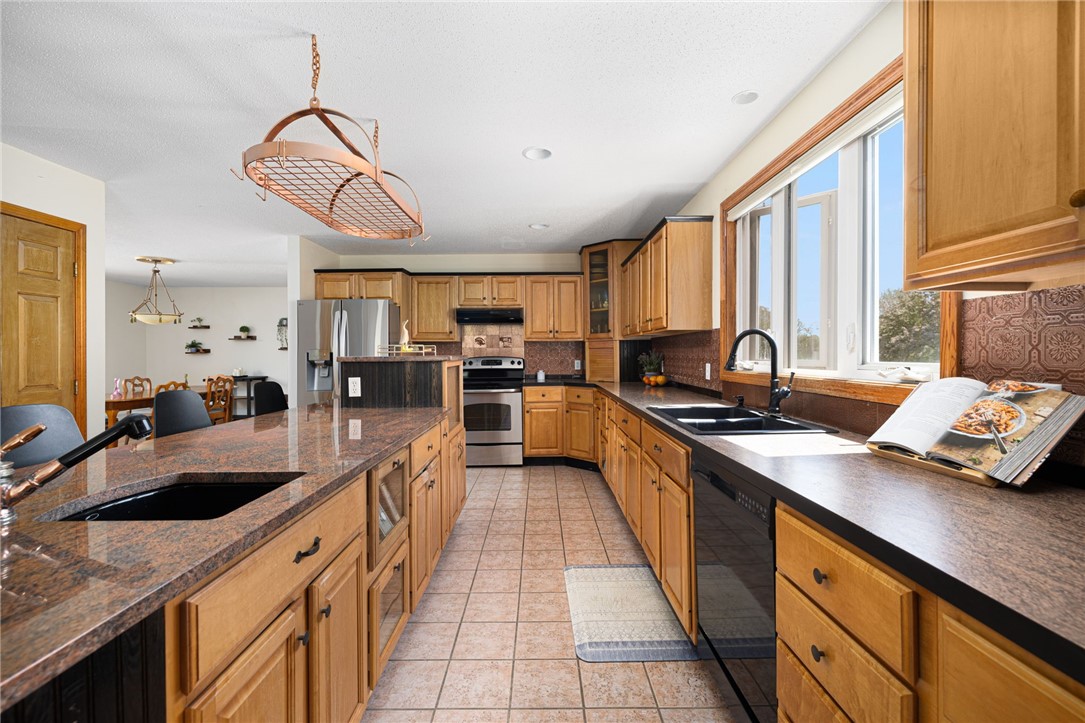 6 Country Road Warren, RI 02885 - Photo 9 of 50