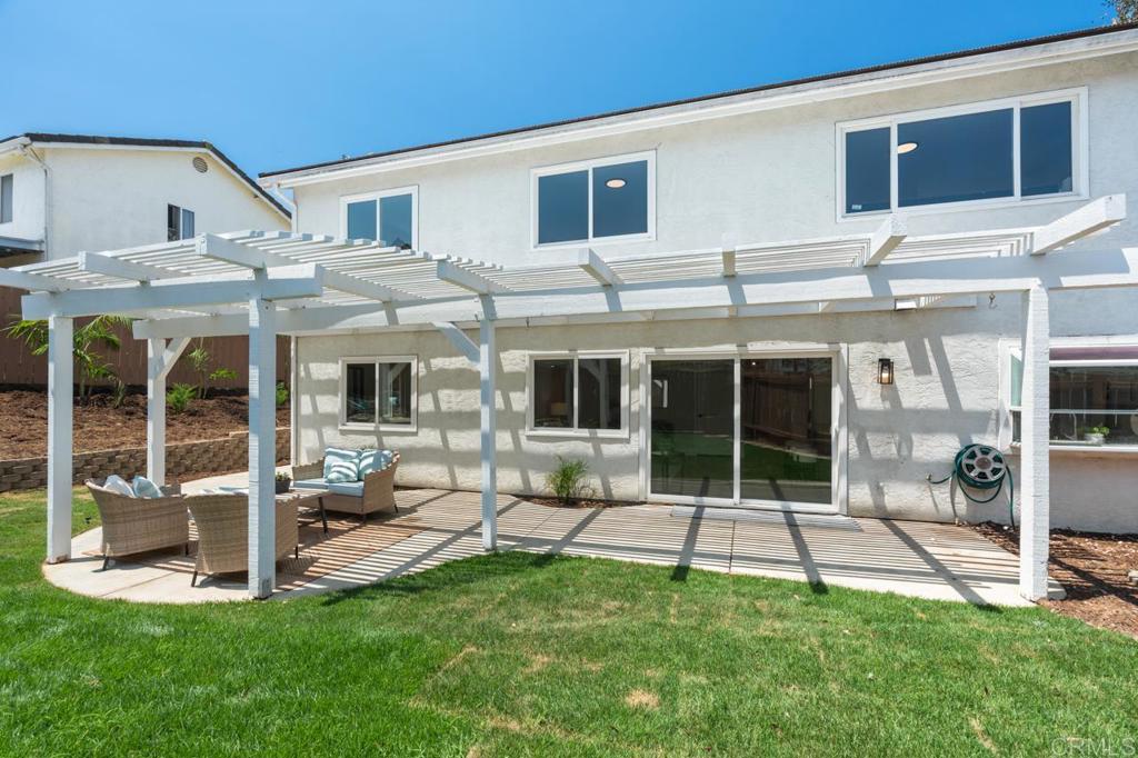 536 Heather Ridge Road San Marcos, CA 92078 - Photo 52 of 66 a garden view with a seating space