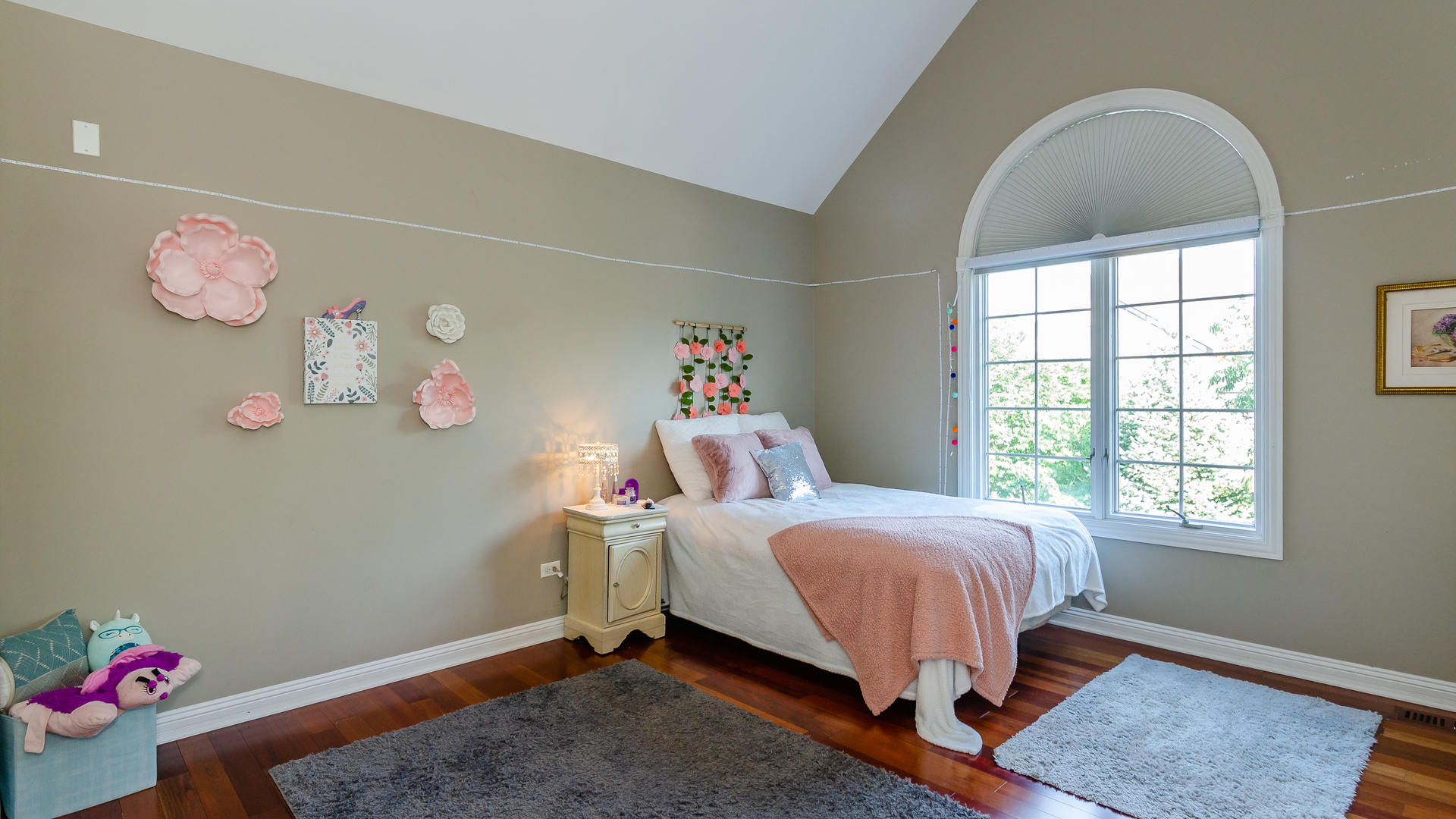 6919 Fieldstone Drive Burr Ridge, IL 60527 - Photo 36 of 58 a bedroom with a bed and a window