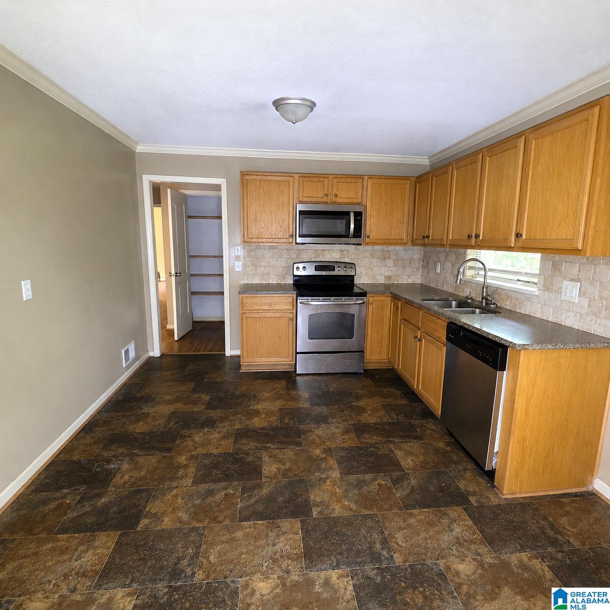 415 Gene Reed Road Birmingham, AL 35215 - Photo 3 of 9