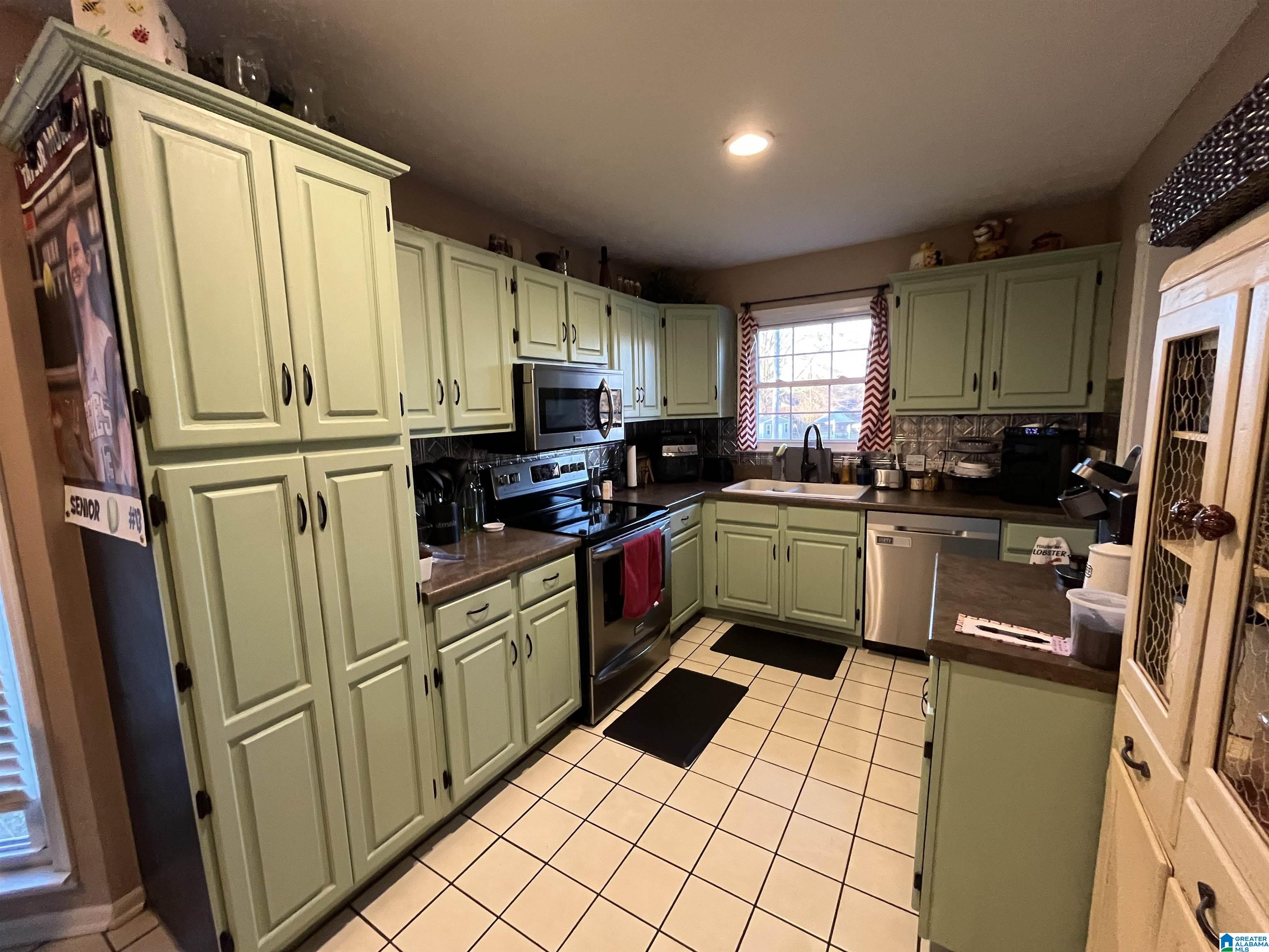 1001 Generose Street Sylacauga, AL 35151 - Photo 13 of 46