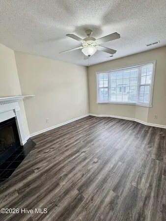 $1,000 | 3951 Sterling Pointe Drive, Unit OOO6, Winterville, NC 28590
