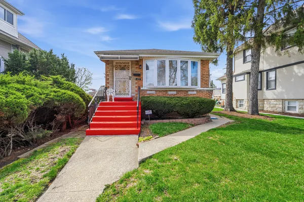 $220,000 | 624 South 17th Avenue, Maywood, IL 60153