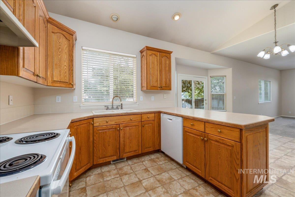 952 East Hawk Street Meridian, ID 83646 - Photo 11 of 33 Gallery Image 11