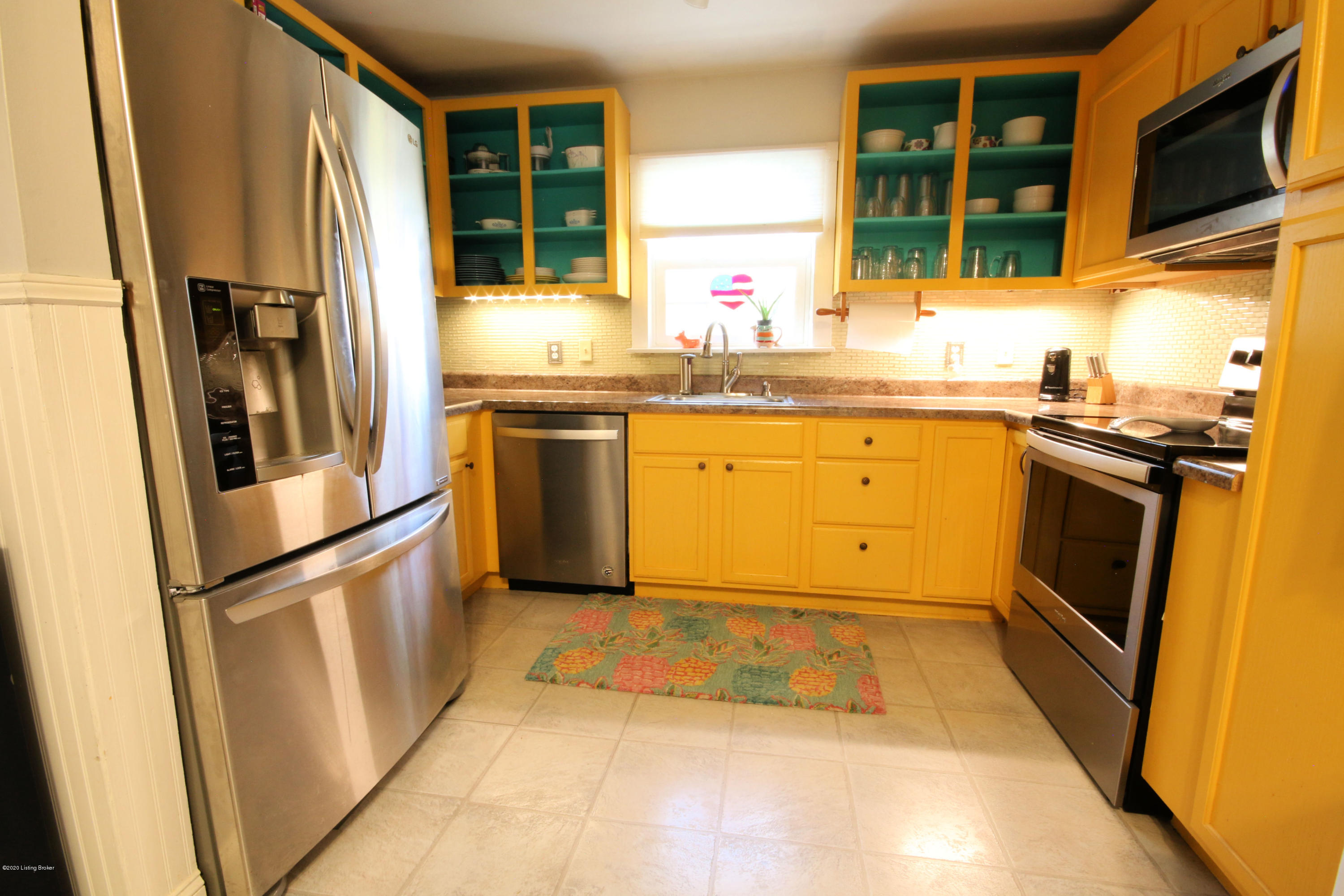 402 Carolyn Court Springfield, KY 40069 - Photo 3 of 17 carolyn3
