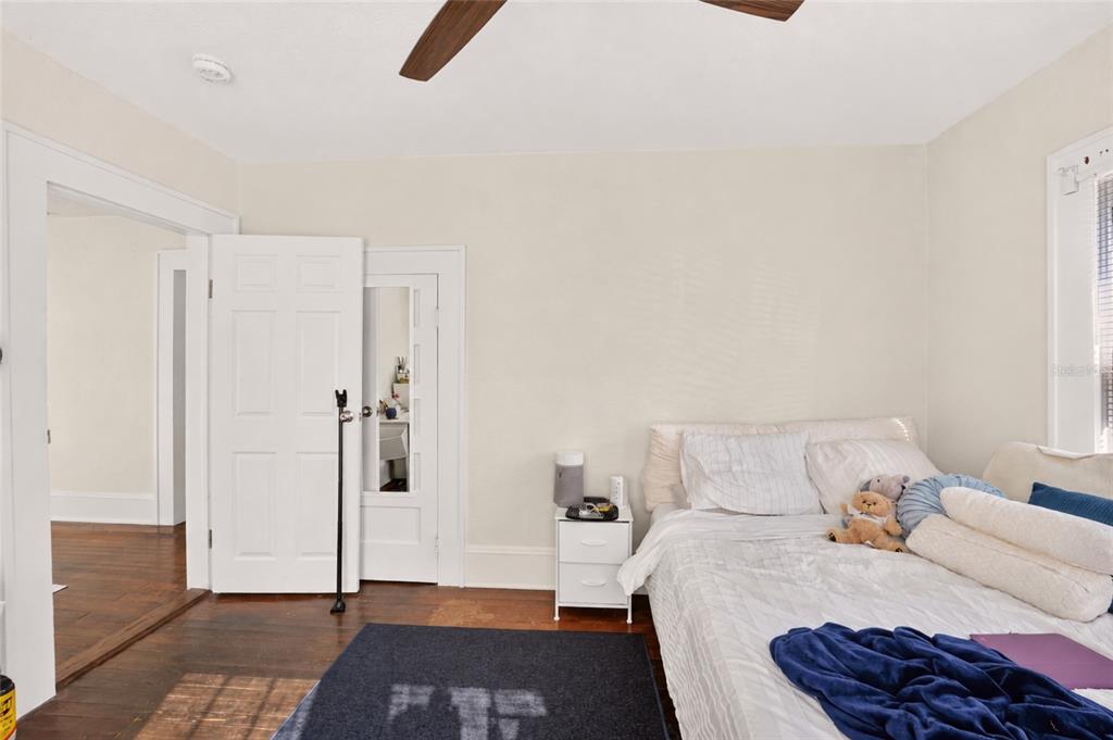 605 Southwest 9th Street Gainesville, FL 32601 - Photo 15 of 42 Gallery Image 15