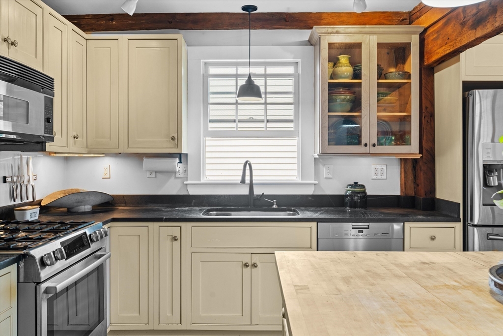 53 Bear Hill Road Merrimac, MA 01860 - Photo 14 of 42