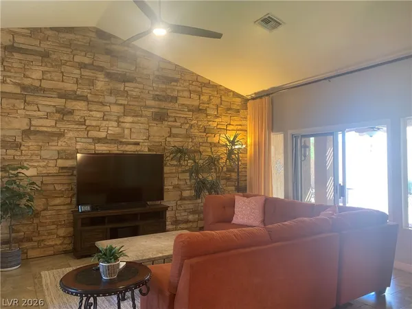 $2,200 | 2924 Crown Ridge Drive, Las Vegas, NV 89134