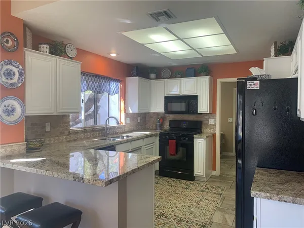 $2,200 | 2924 Crown Ridge Drive, Las Vegas, NV 89134