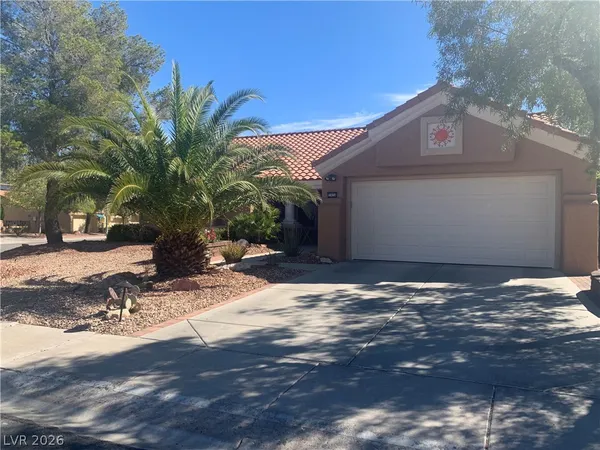$2,200 | 2924 Crown Ridge Drive, Las Vegas, NV 89134