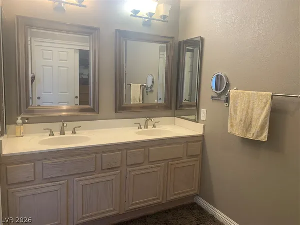 $2,200 | 2924 Crown Ridge Drive, Las Vegas, NV 89134