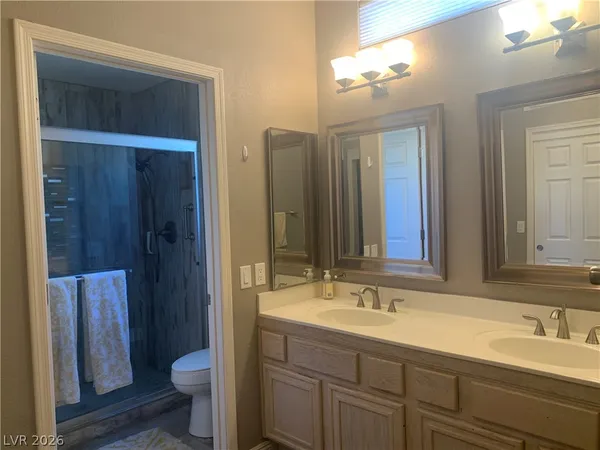 $2,200 | 2924 Crown Ridge Drive, Las Vegas, NV 89134