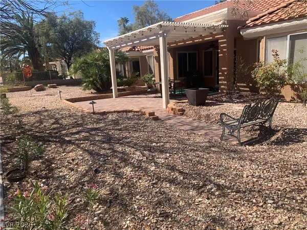 $2,200 | 2924 Crown Ridge Drive, Las Vegas, NV 89134