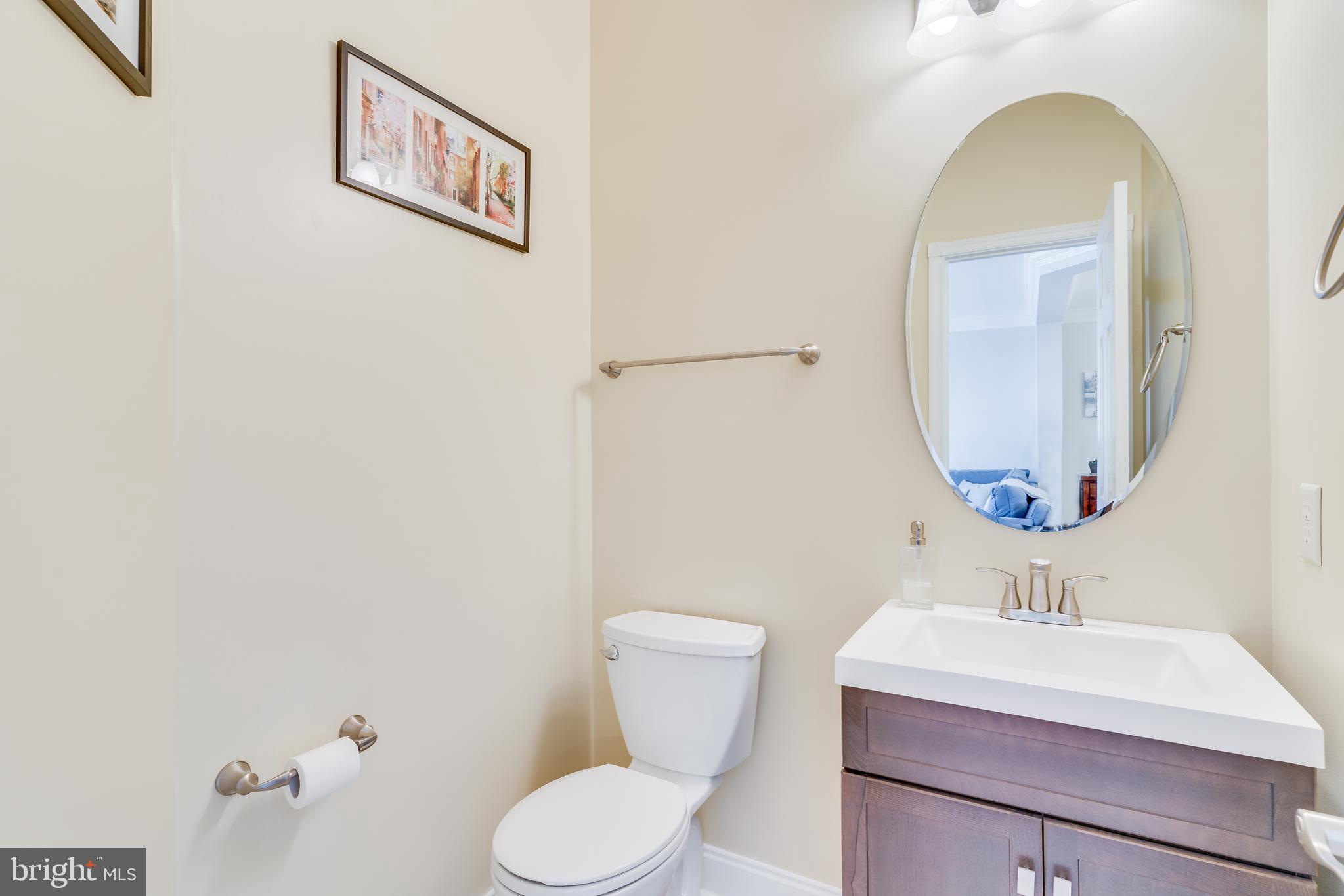 21075 Roaming Shores Terrace Ashburn, VA 20147 - Photo 15 of 43 Powder room