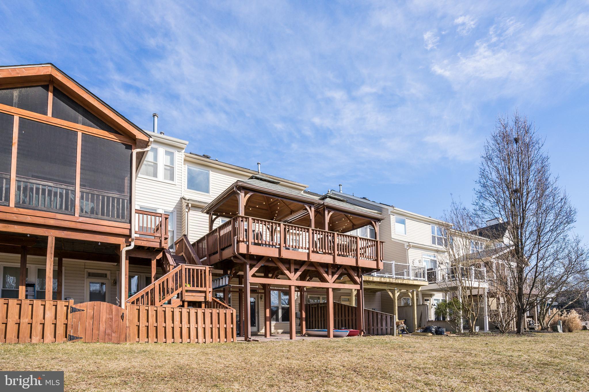 21075 Roaming Shores Terrace Ashburn, VA 20147 - Photo 27 of 43 Rear exterior