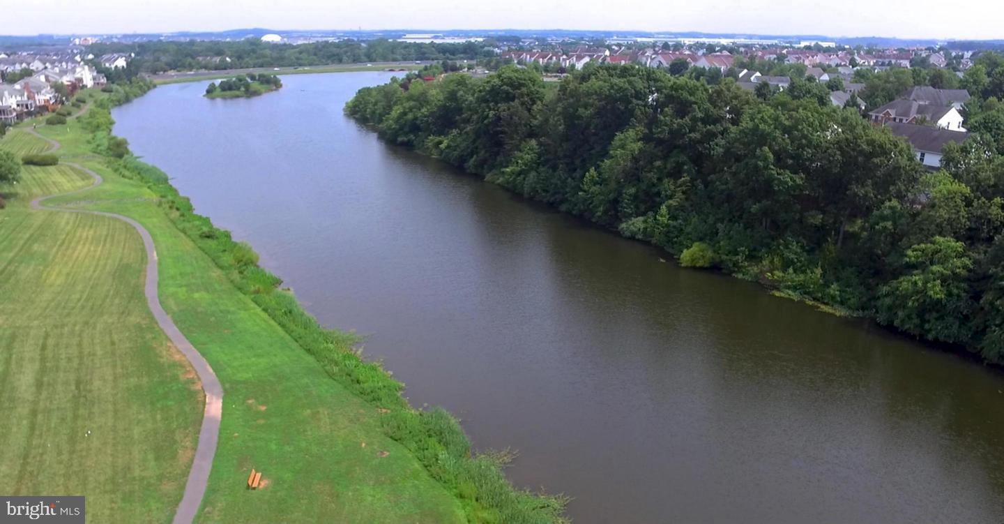 21075 Roaming Shores Terrace Ashburn, VA 20147 - Photo 30 of 43 Ashburn Lake