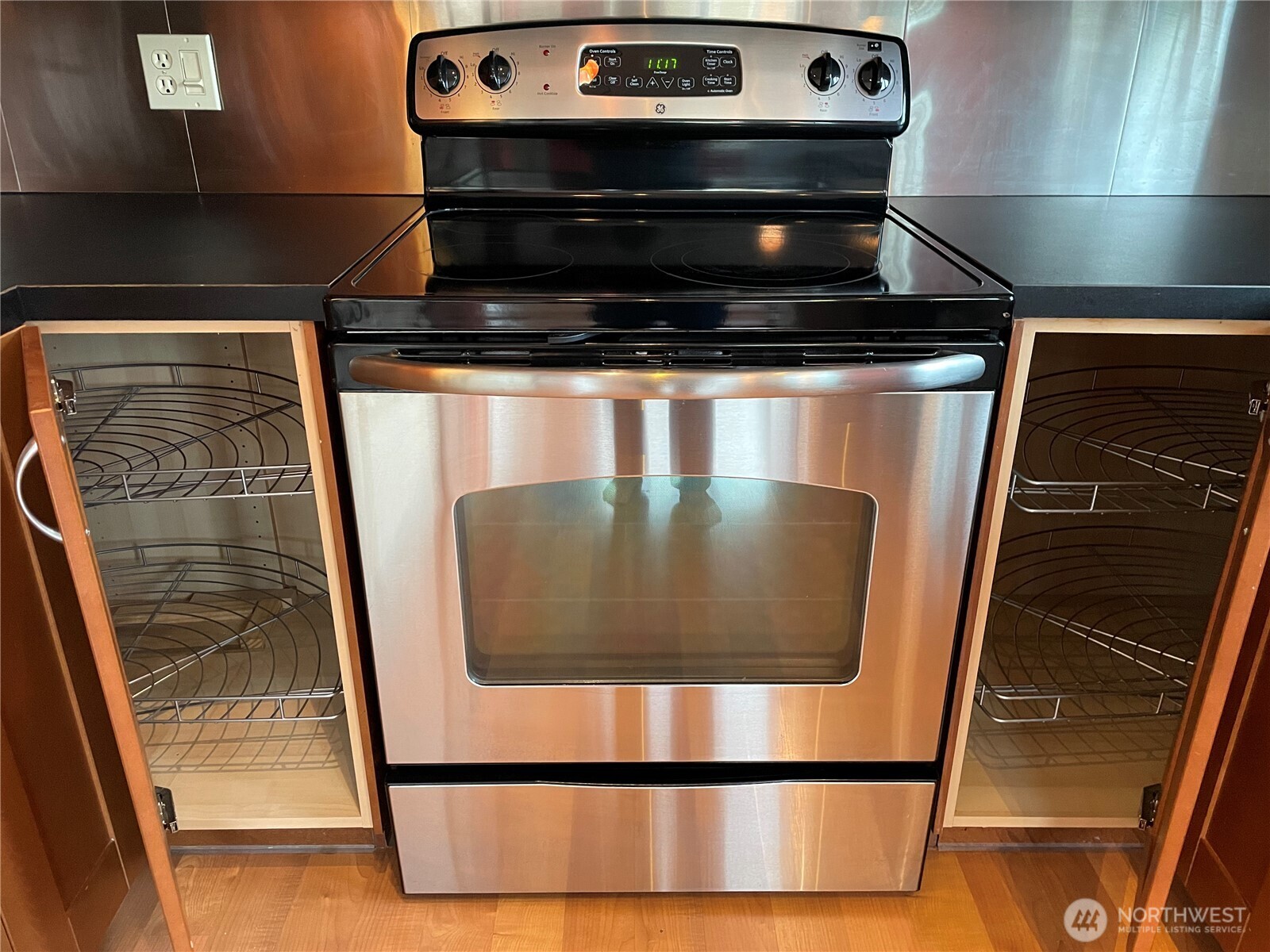 731 North 94th Street, Unit 8 Seattle, WA 98103 - Photo 11 of 40