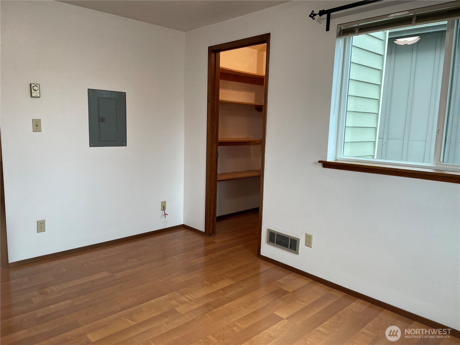 731 North 94th Street, Unit 8 Seattle, WA 98103 - Photo 22 of 40